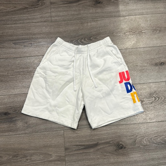 Used Men’s Medium White Nike “Just Do It” Sweat Shorts - Picture 1 of 4